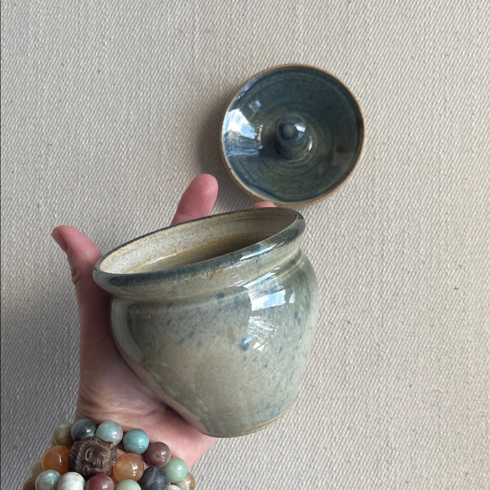 LIDDED POTTERY JAR